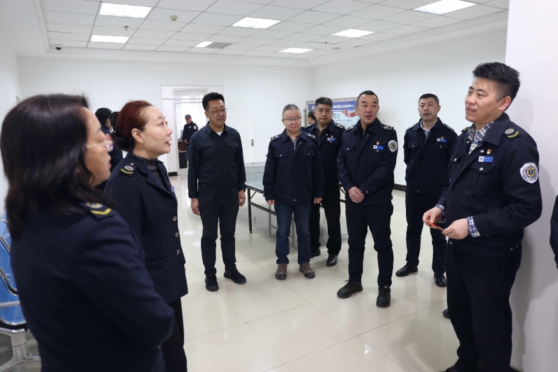 省緊急醫(yī)療救援中心開展春節(jié)前夕慰問職工活動
