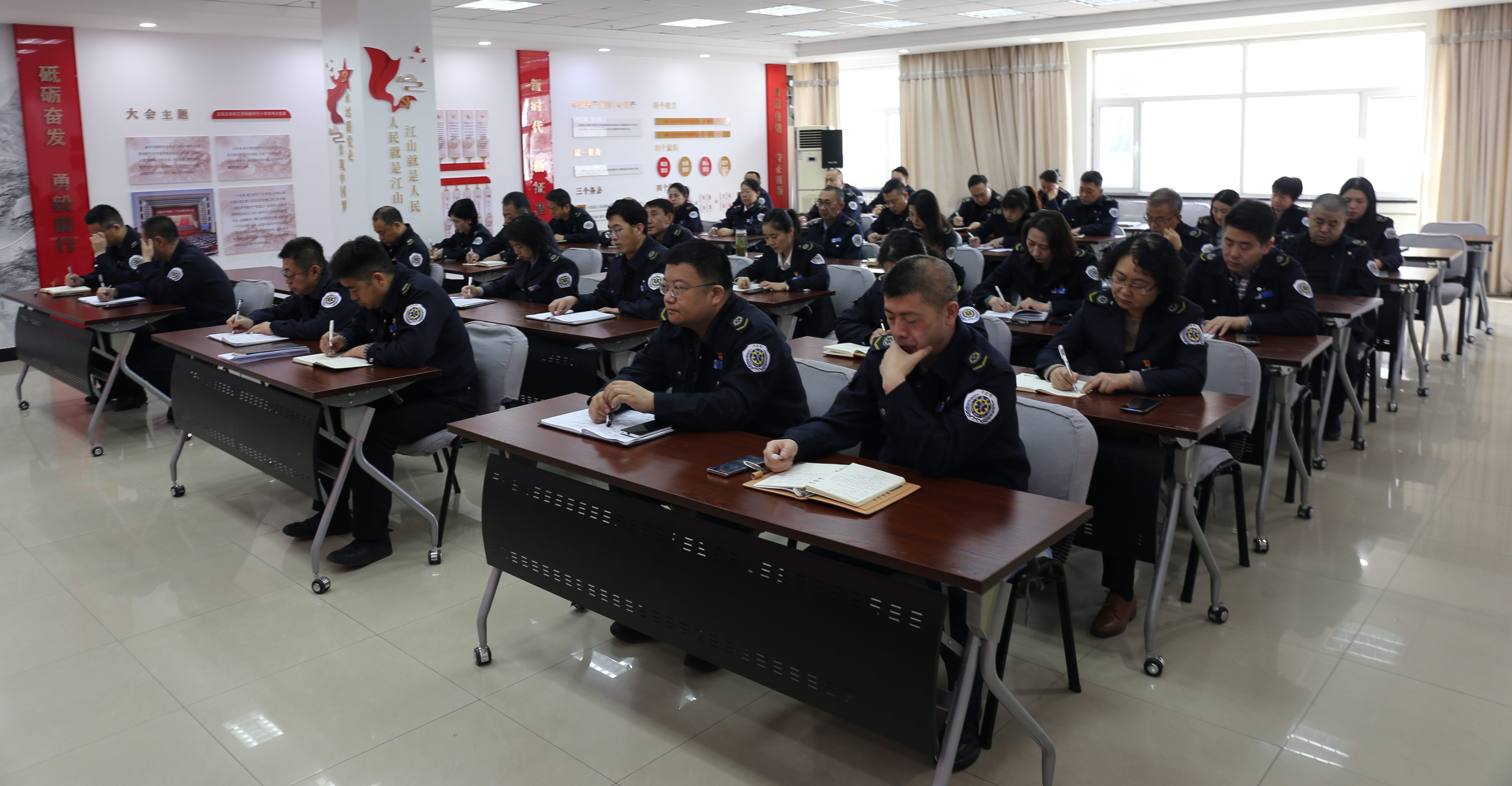 省緊急醫(yī)療救援中心召開2024年度黨風廉政建設暨警示教育會 省緊急醫(yī)療救援中心召開2024年度黨風廉政建設暨警示教育會