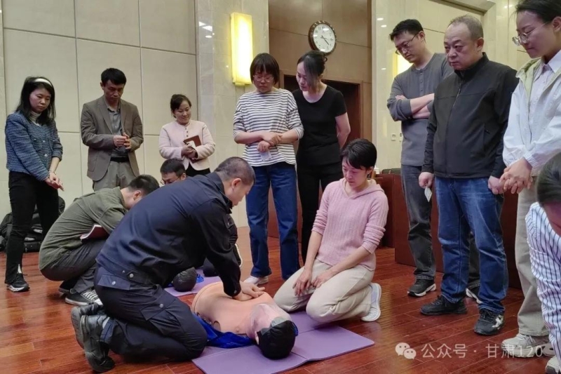 守護“打鐵人”健康 省緊急醫(yī)療救援中心開展省紀檢監(jiān)察干部專場急救培訓 守護“打鐵人”健康 省緊急醫(yī)療救援中心開展省紀檢監(jiān)察干部專場急救培訓