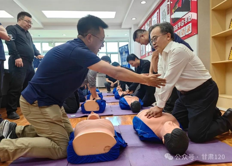 省緊急醫(yī)療救援中心走進(jìn)省中醫(yī)藥管理局開(kāi)展健康科普與急救技能培訓(xùn)宣教活動(dòng) 省緊急醫(yī)療救援中心走進(jìn)省中醫(yī)藥管理局開(kāi)展健康科普與急救技能培訓(xùn)宣教活動(dòng)